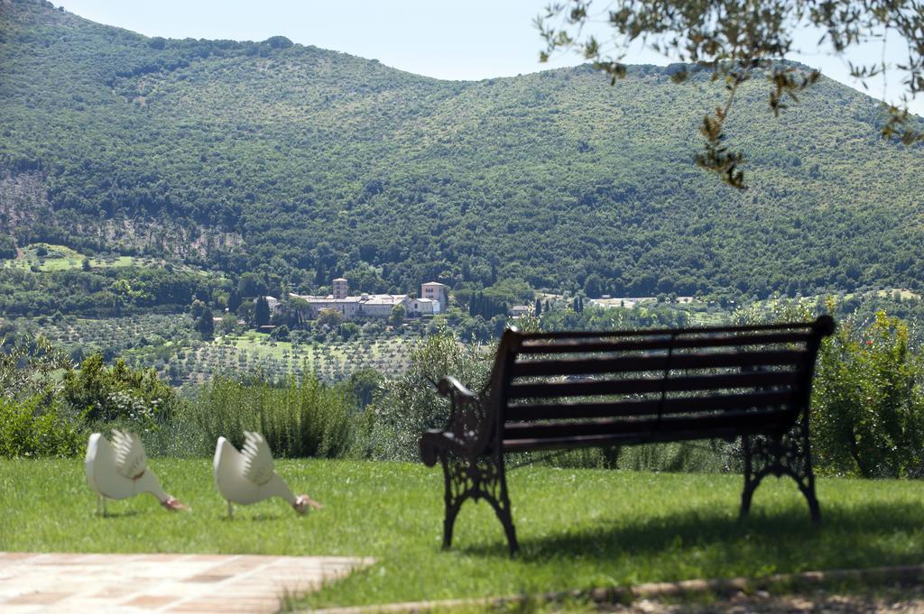 Chiusa della Vasca Castelnuovo di Farfa Esterno foto